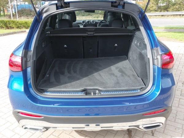 Used Mercedes-Benz GLC 2023 for sale - 76058823: Photo 8