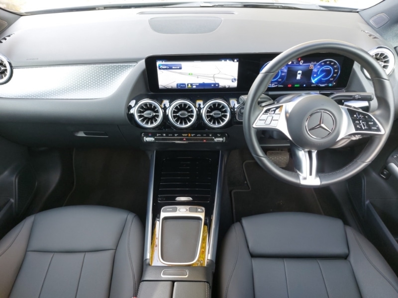 Used Mercedes-Benz EQA 2024 for sale - 76208445: Photo 2