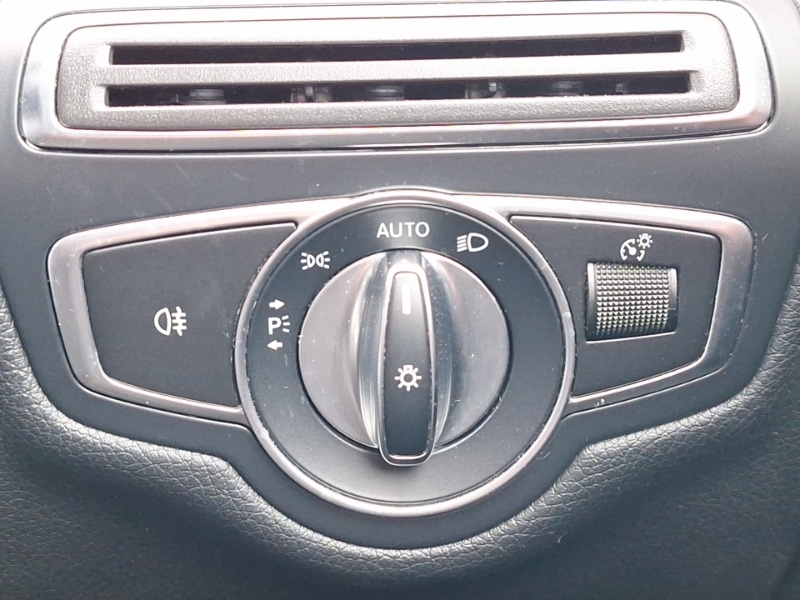 Used Mercedes-Benz C Class 2019 for sale - 78032908: Photo 19