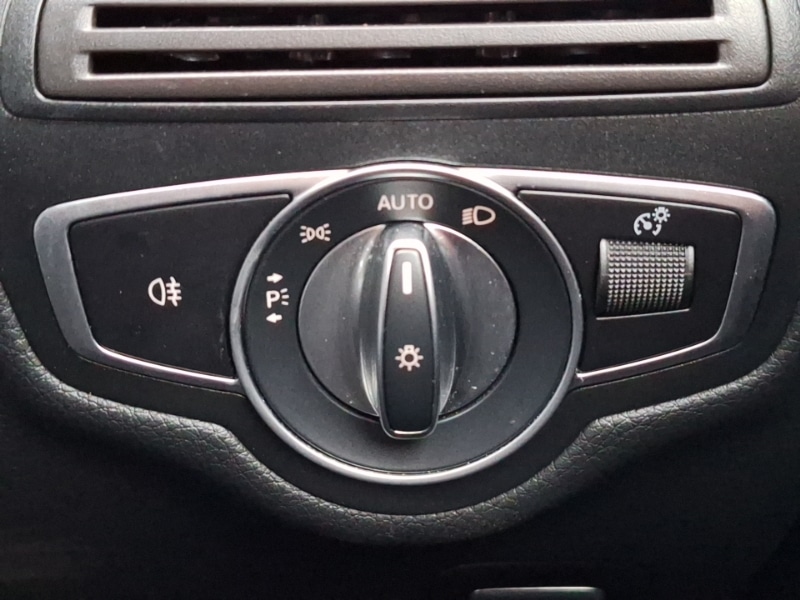 Used Mercedes-Benz GLC 2020 for sale - 77972120: Photo 18