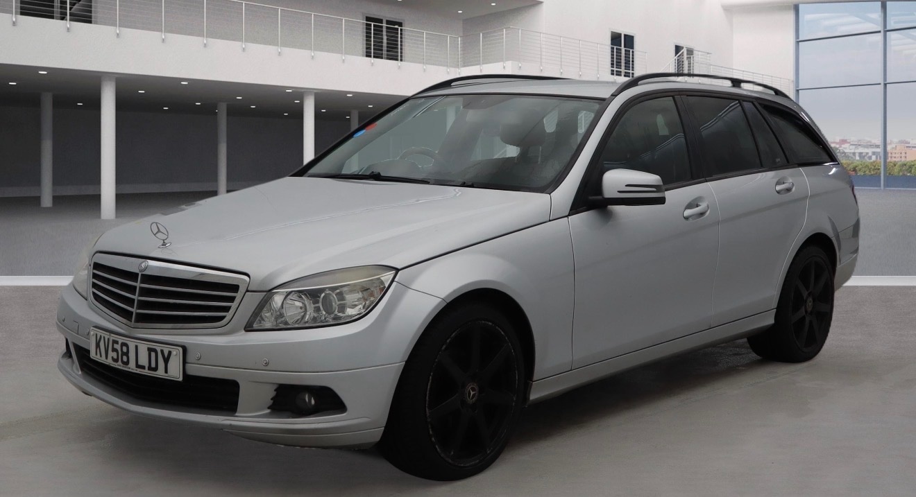 Used Mercedes-Benz C Class 2008 for sale - 77564574: Photo 2