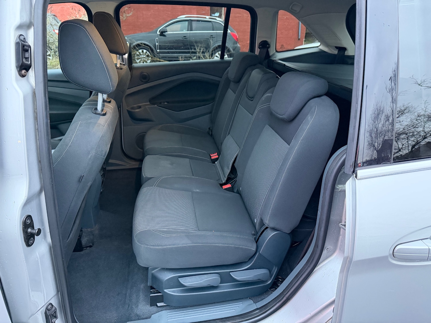 Used Ford Grand C-Max 2014 for sale - 76969918: Photo 14