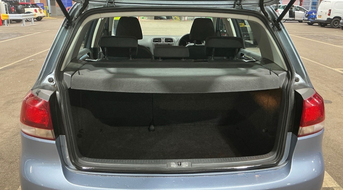 Used Volkswagen Golf 2011 for sale - 77073344: Photo 7