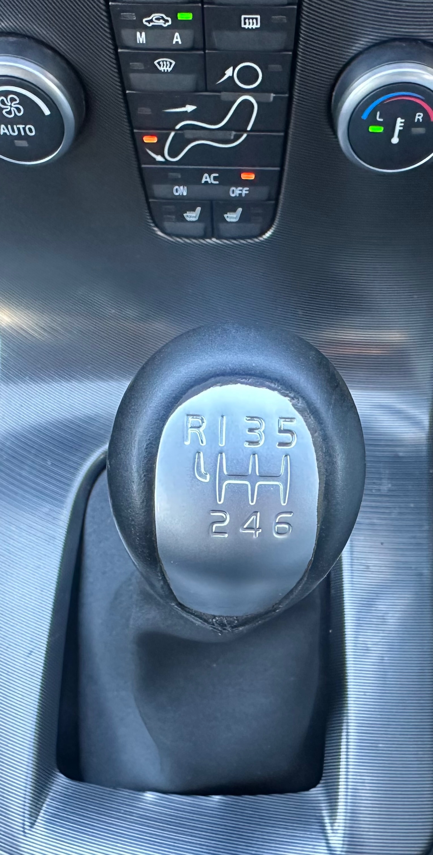 Used Volvo V50 2010 for sale - 76020156: Photo 19