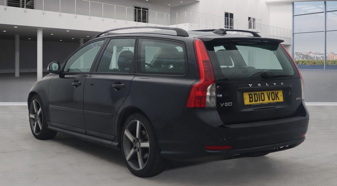 Used Volvo V50 2010 for sale - 76020156: Photo 4