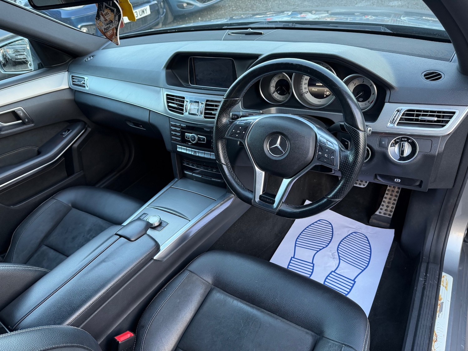 Used Mercedes-Benz E Class 2013 for sale - 76666309: Photo 12