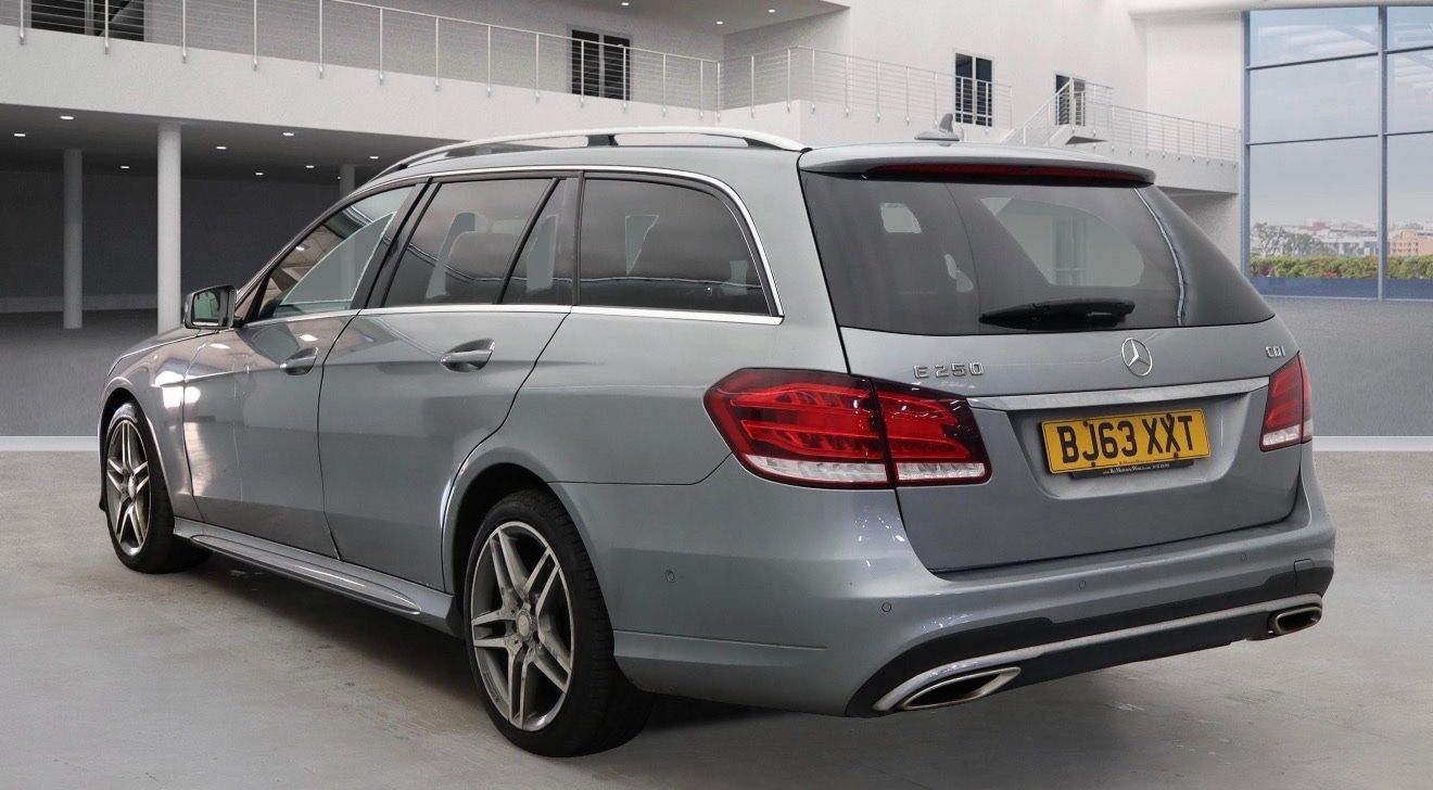 Used Mercedes-Benz E Class 2013 for sale - 76666309: Photo 4