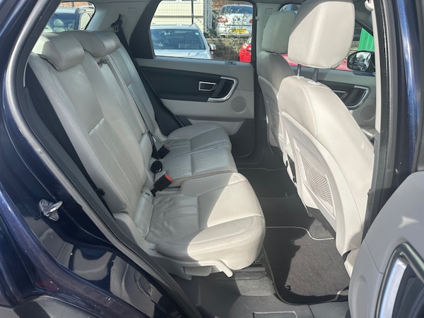 Used Land Rover Discovery Sport 2015 for sale - 73722732: Photo 10