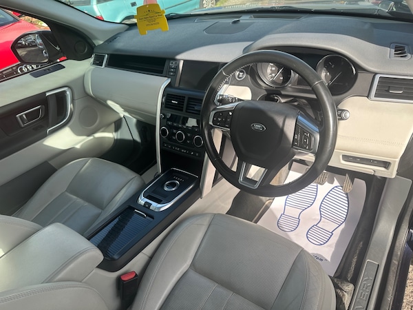 Used Land Rover Discovery Sport 2015 for sale - 73722732: Photo 12