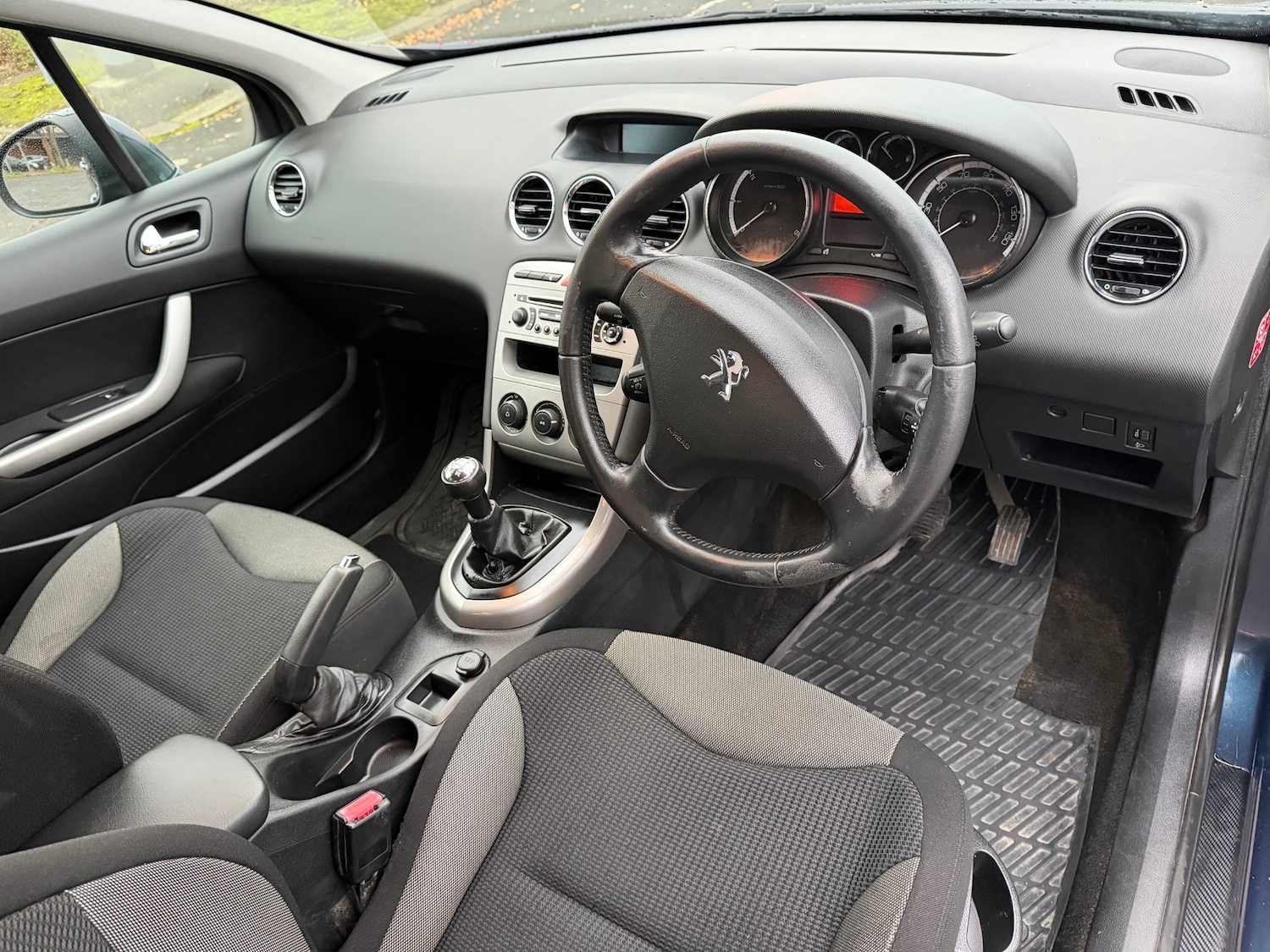 Used Peugeot 308 2012 for sale - 76757177: Photo 12