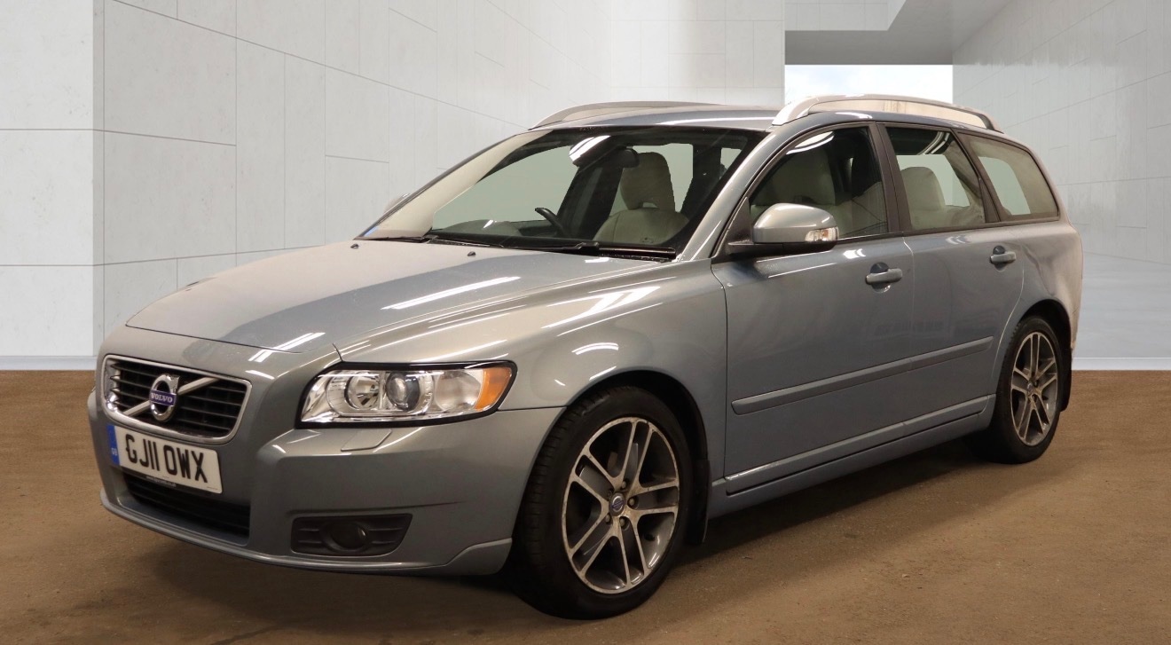 Used Volvo V50 2011 for sale - 78123726: Photo 2