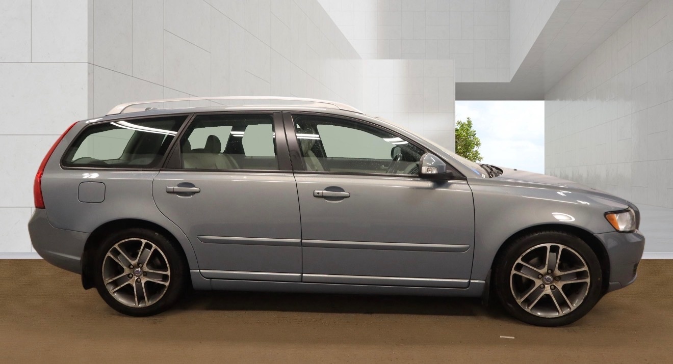 Used Volvo V50 2011 for sale - 78123726: Photo 6