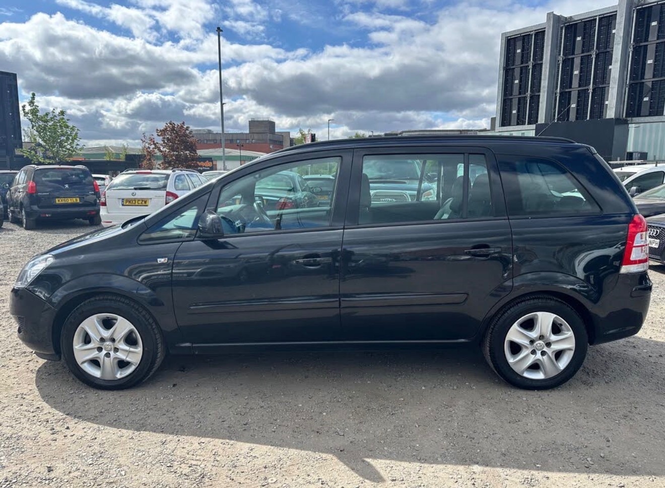 Used Vauxhall Zafira 2014 for sale - 77023503: Photo 4