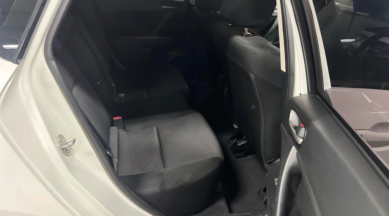 Used Mazda Mazda3 2013 for sale - 76687601: Photo 8