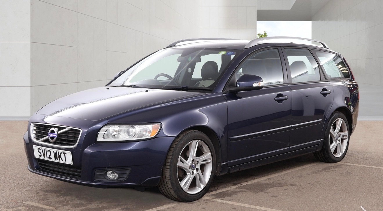 Used Volvo V50 2012 for sale - 78123706: Photo 2