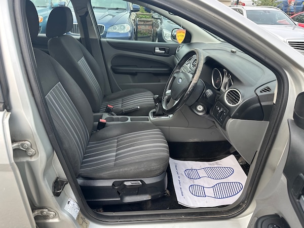 Used Ford Focus 2009 for sale - 74412909: Photo 11