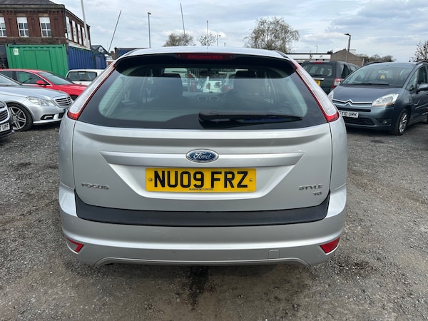 Used Ford Focus 2009 for sale - 74412909: Photo 6
