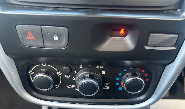 Used Dacia Duster 2014 for sale - 76118119: Photo 19