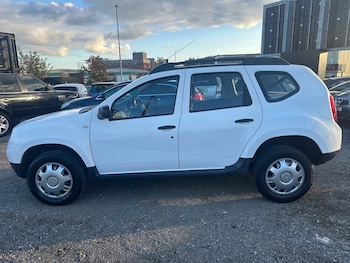 Used Dacia Duster 2014 for sale - 76118119: Photo 4
