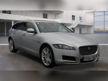 Used Jaguar XF 2018 for sale - 77259176: Photo