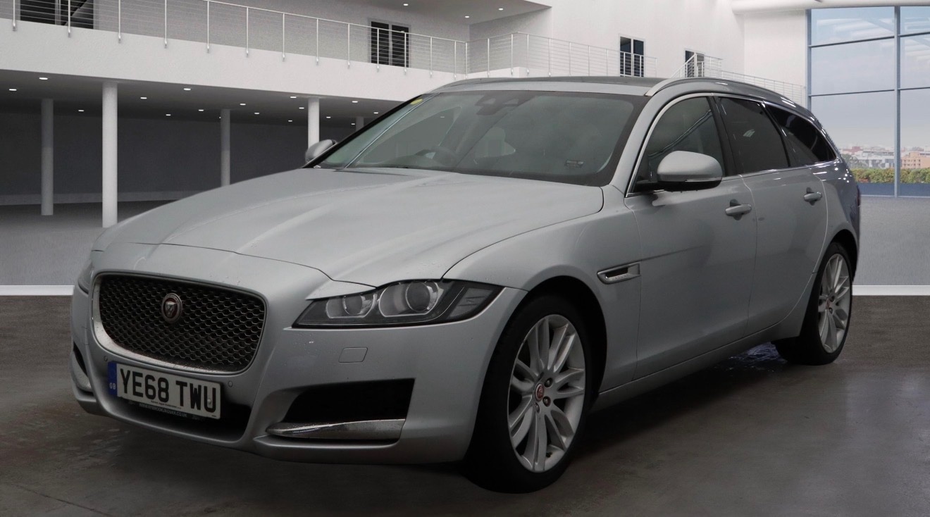 Used Jaguar XF 2018 for sale - 77259176: Photo 2