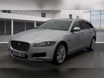 Used Jaguar XF 2018 for sale - 77259176: Photo