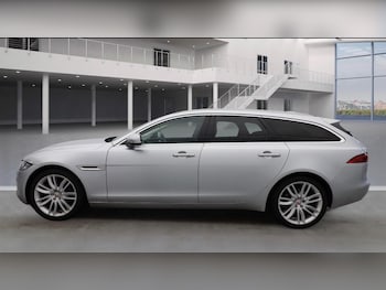 Used Jaguar XF 2018 for sale - 77259176: Photo