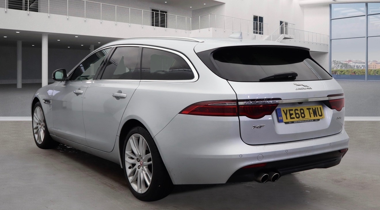Used Jaguar XF 2018 for sale - 77259176: Photo 4