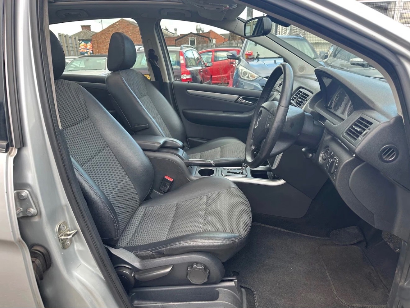 Used Mercedes-Benz B Class 2009 for sale - 76920133: Photo 11