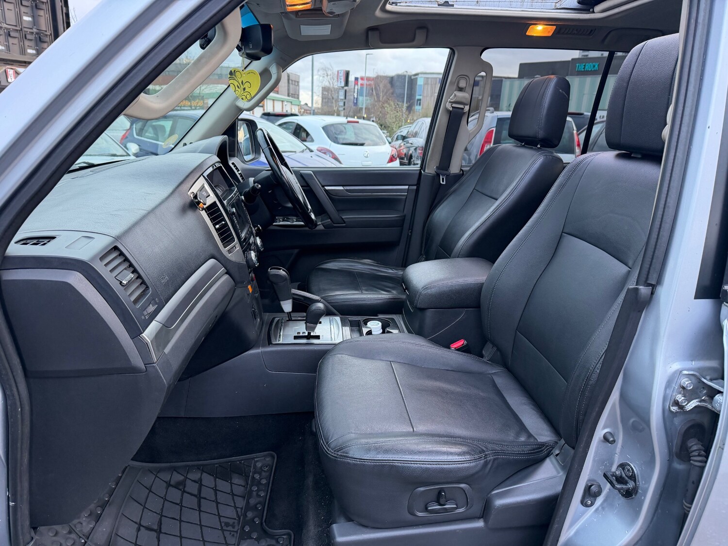 Used Mitsubishi Shogun 2017 for sale - 77837409: Photo 14