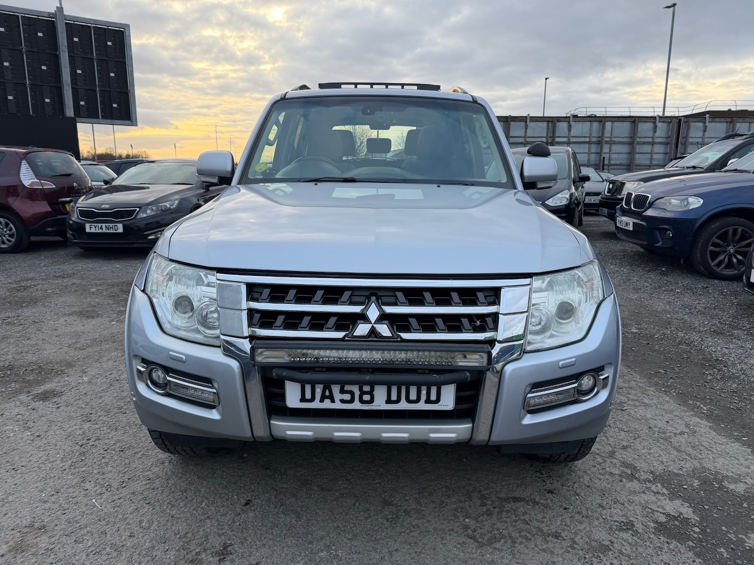 Used Mitsubishi Shogun 2017 for sale - 77837409: Photo 2