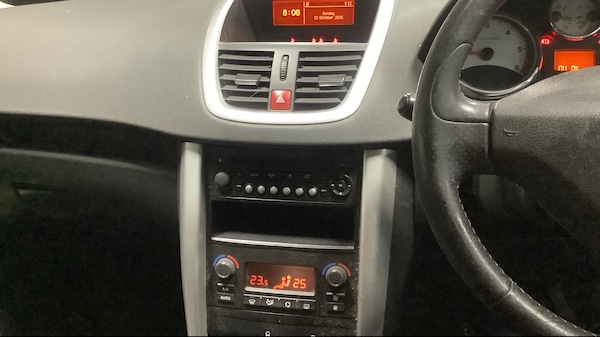 Used Peugeot 207 2010 for sale - 76290545: Photo 11