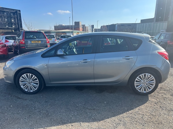 Used Vauxhall Astra 2011 for sale - 74093226: Photo 4