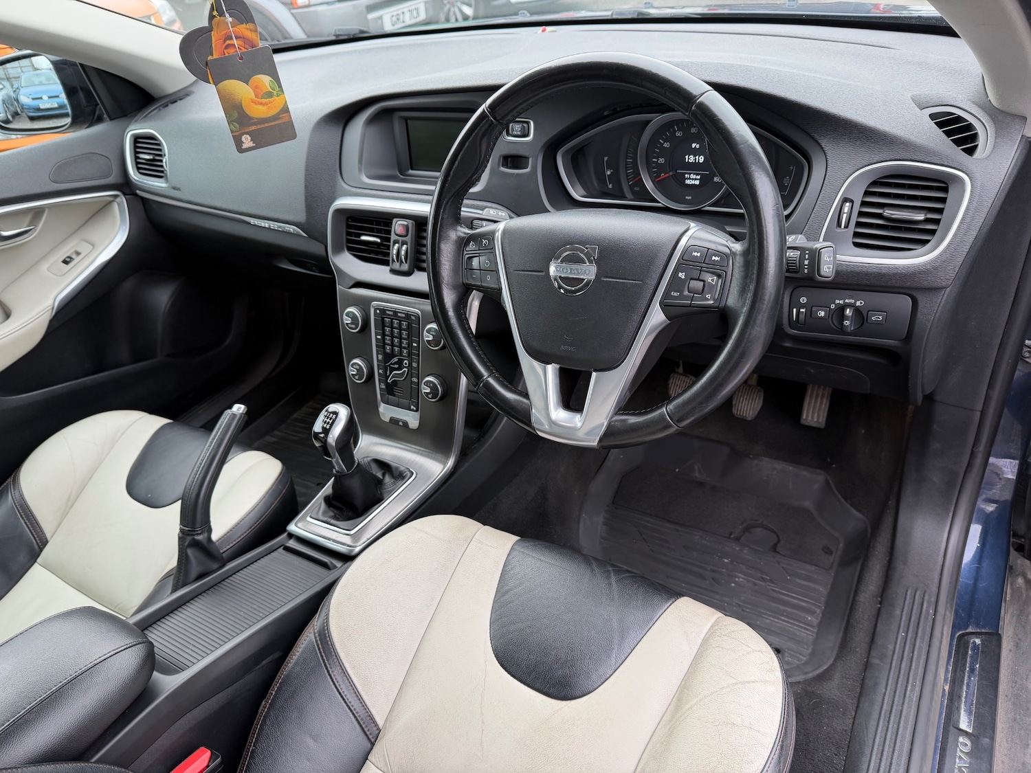 Used Volvo V40 2014 for sale - 77636358: Photo 12