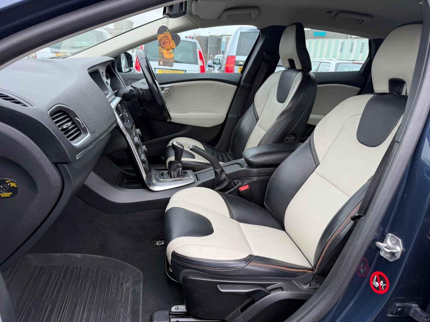 Used Volvo V40 2014 for sale - 77636358: Photo 14