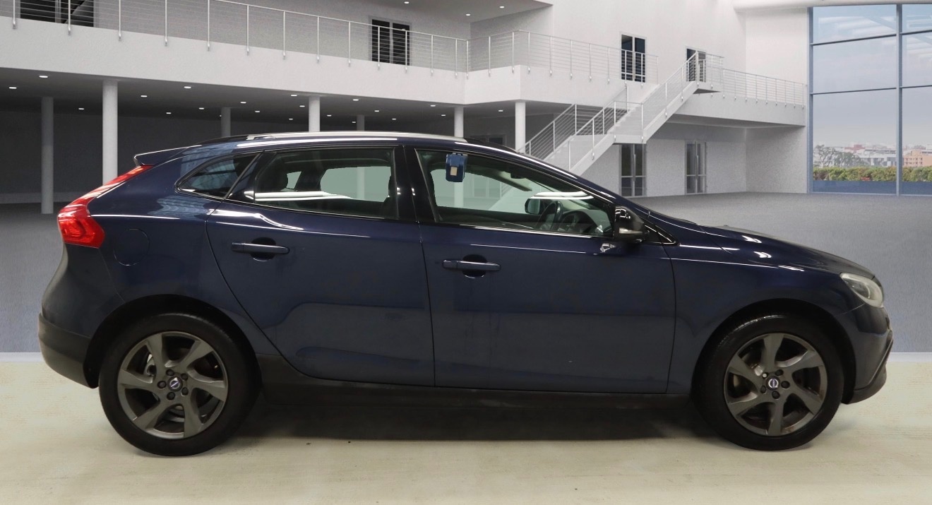 Used Volvo V40 2014 for sale - 77636358: Photo 6