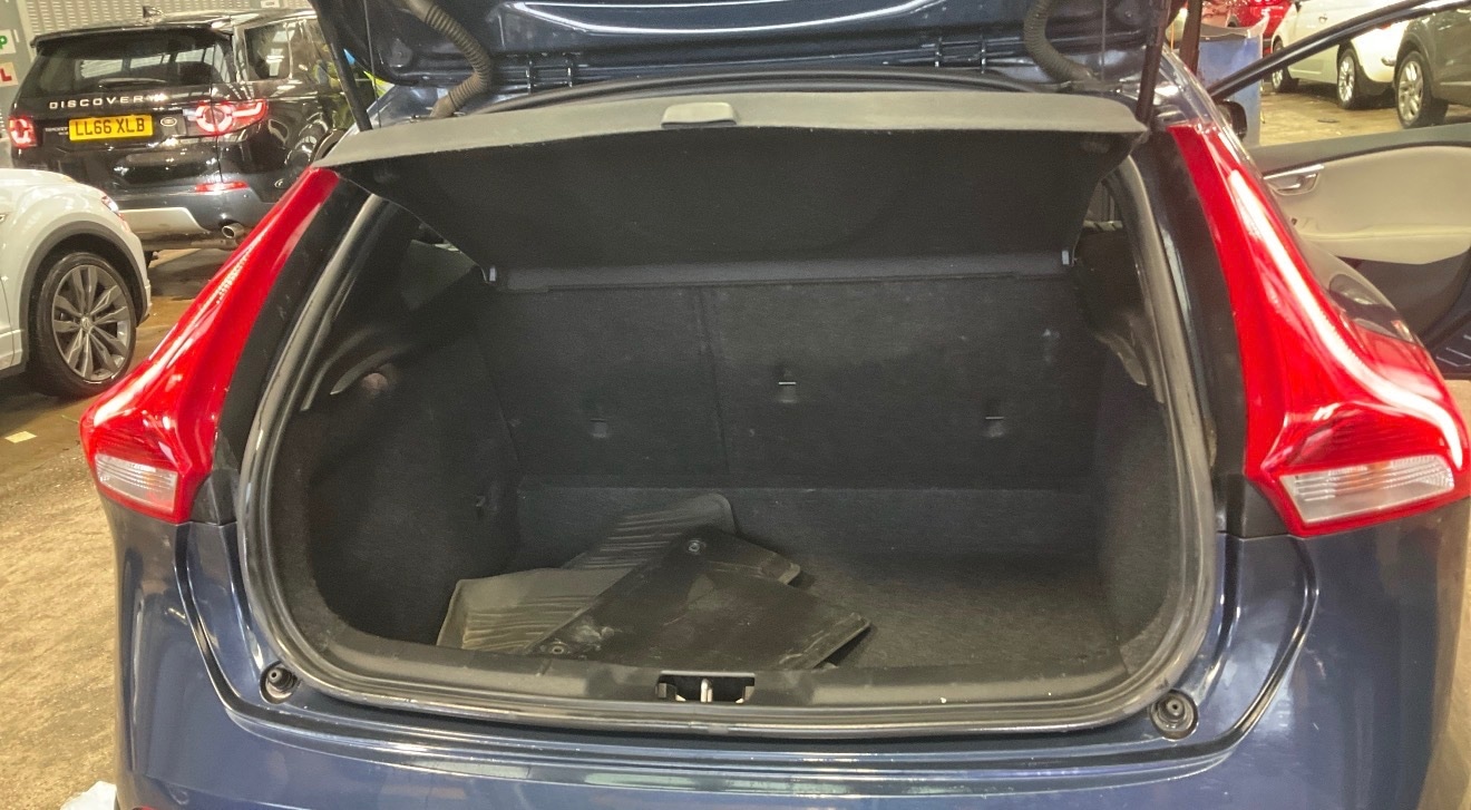 Used Volvo V40 2014 for sale - 77636358: Photo 7