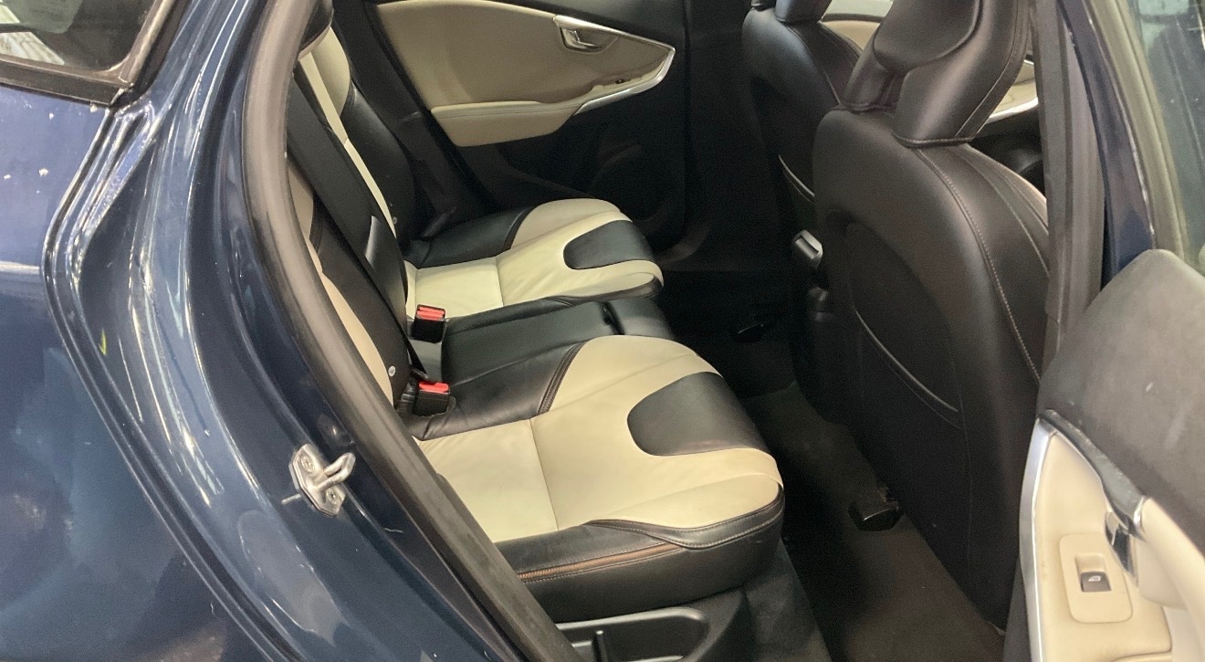 Used Volvo V40 2014 for sale - 77636358: Photo 8