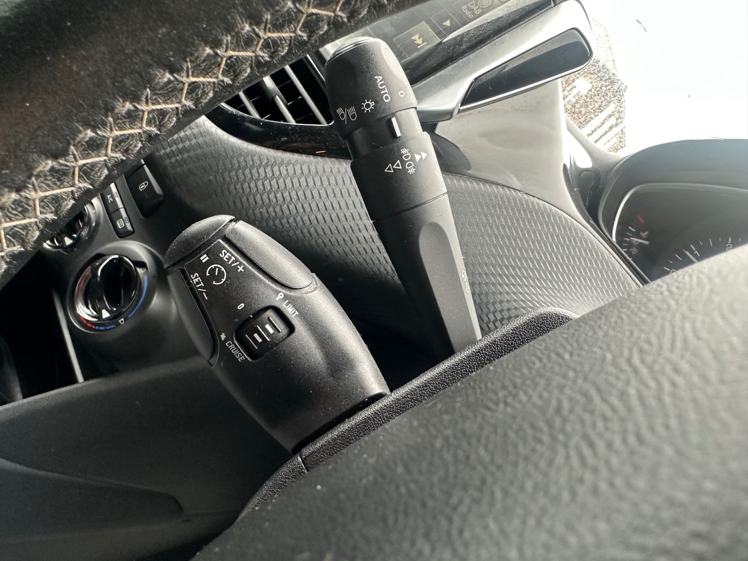 Used Peugeot 208 2016 for sale - 75633253: Photo 19