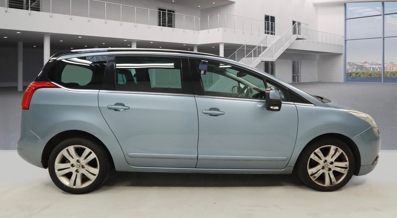 Used Peugeot 5008 2010 for sale - 77669366: Photo 6