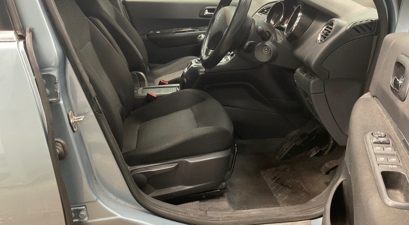 Used Peugeot 5008 2010 for sale - 77669366: Photo 9