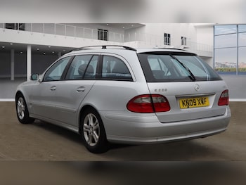 Used Mercedes-Benz E-Class 2009 for sale - 76249149: Photo 4
