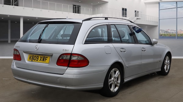 Used Mercedes-Benz E-Class 2009 for sale - 76249149: Photo 5