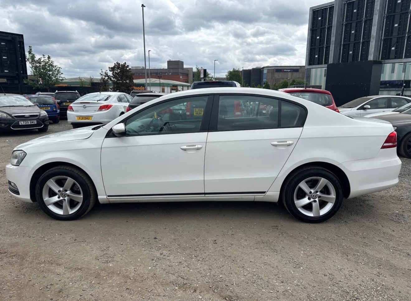 Used Volkswagen Passat 2011 for sale - 77023373: Photo 4