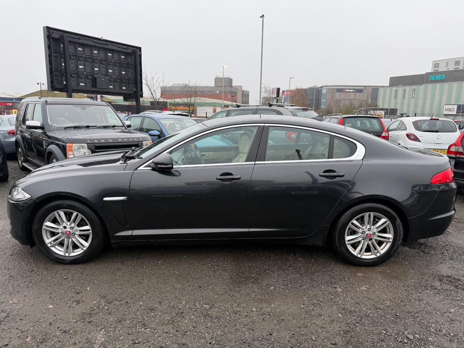 Used Jaguar XF 2014 for sale - 76659440: Photo 4