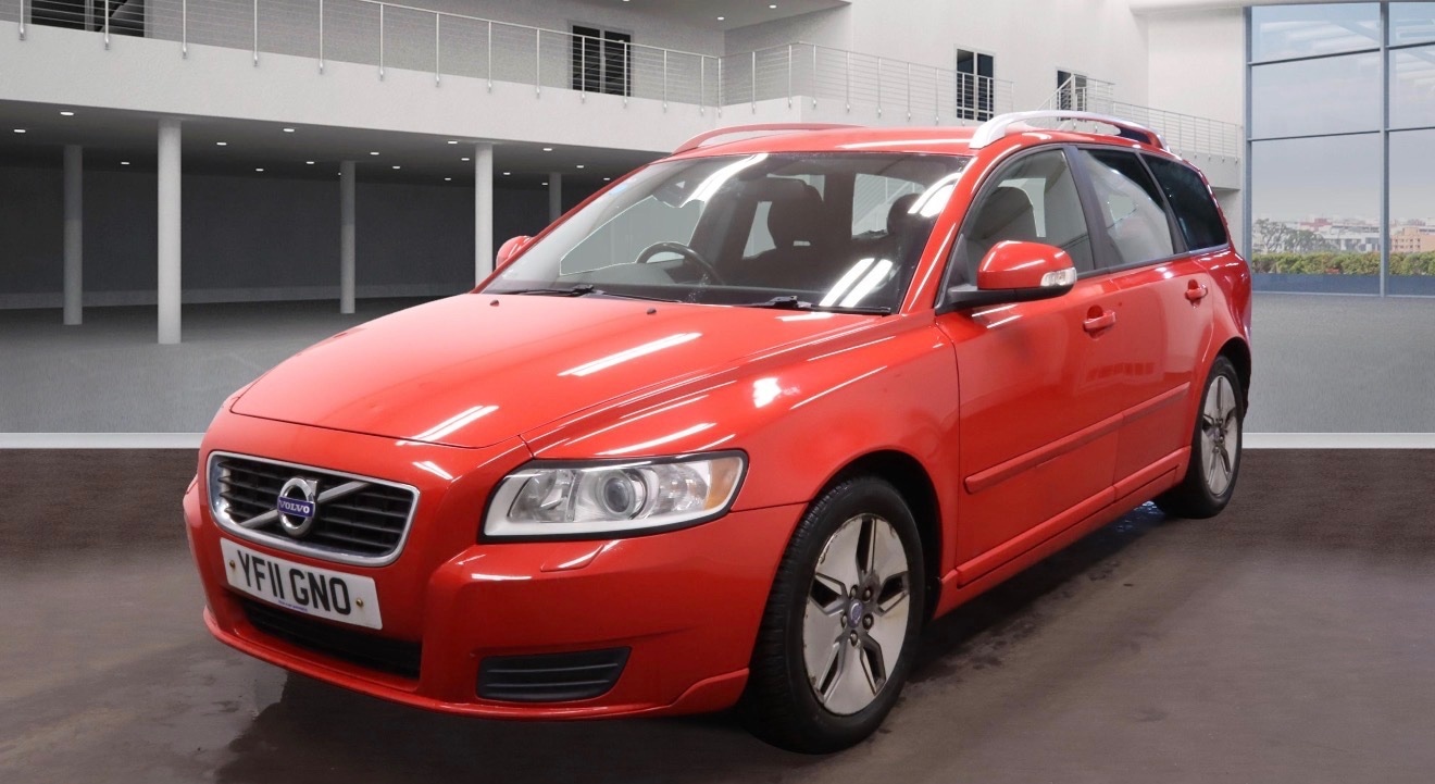 Used Volvo V50 2011 for sale - 76757134: Photo 2