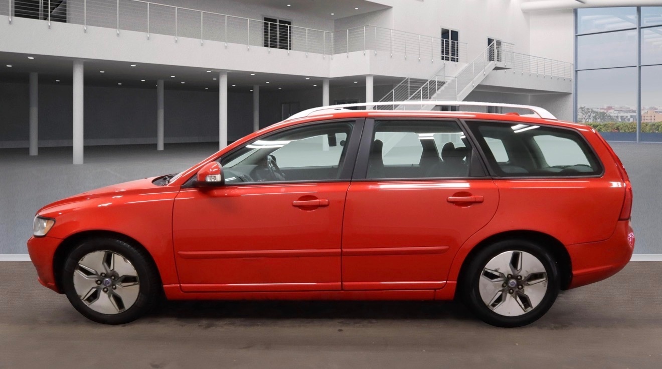 Used Volvo V50 2011 for sale - 76757134: Photo 3