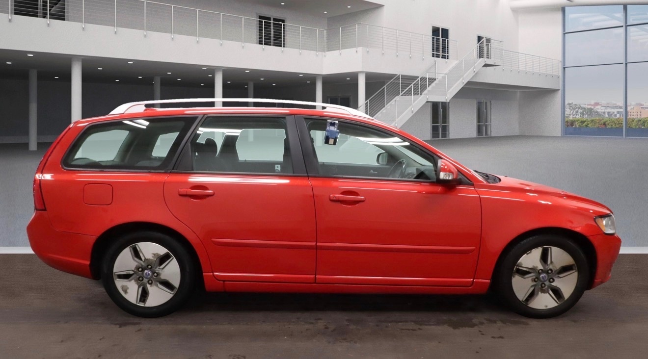 Used Volvo V50 2011 for sale - 76757134: Photo 6