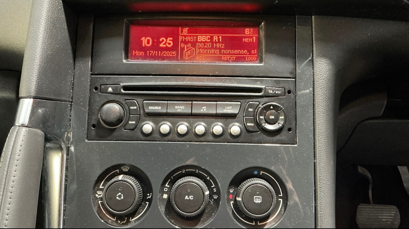 Used Peugeot 3008 2011 for sale - 76649863: Photo 11