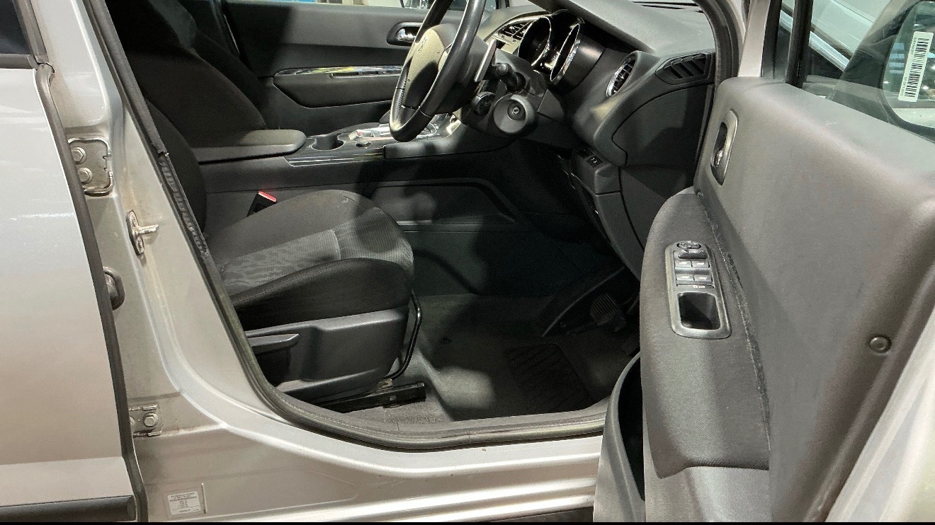 Used Peugeot 3008 2011 for sale - 76649863: Photo 9